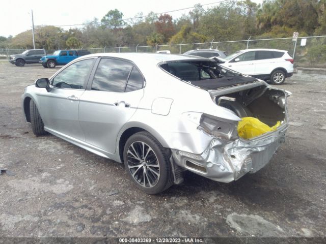 Photo 2 VIN: 4T1B11HK7JU554076 - TOYOTA CAMRY 