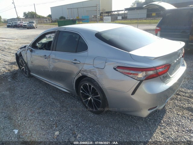 Photo 2 VIN: 4T1B11HK7JU569807 - TOYOTA CAMRY 