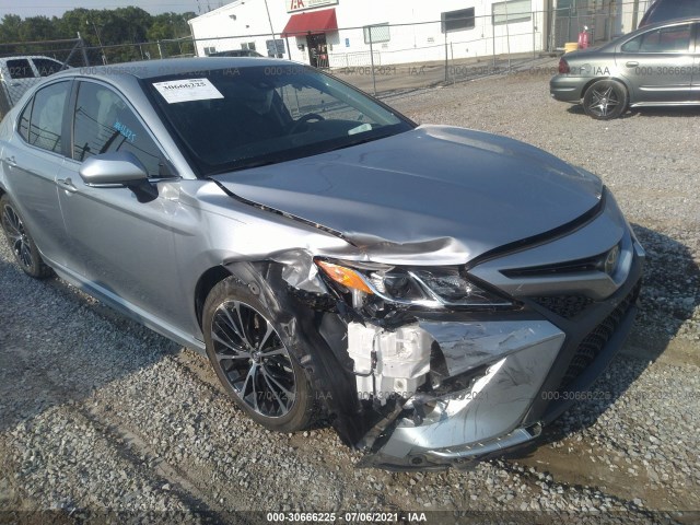 Photo 5 VIN: 4T1B11HK7JU569807 - TOYOTA CAMRY 