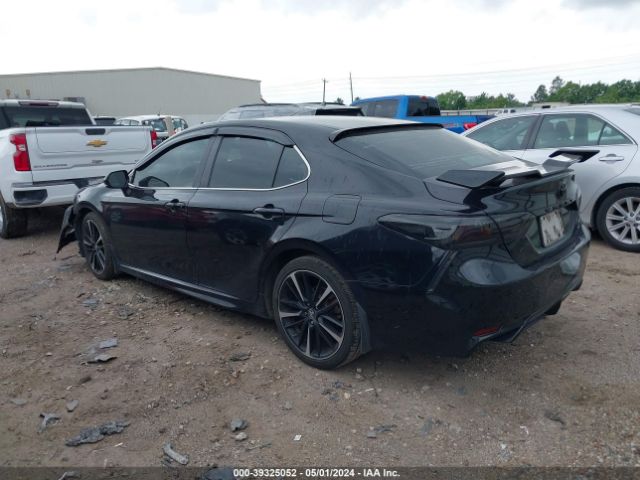 Photo 2 VIN: 4T1B11HK7JU580791 - TOYOTA CAMRY 