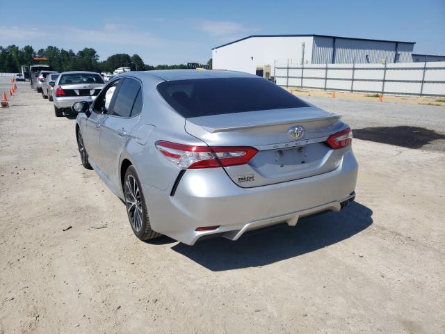 Photo 2 VIN: 4T1B11HK7JU581603 - TOYOTA CAMRY L 