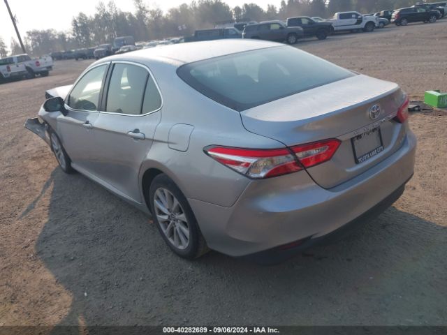 Photo 2 VIN: 4T1B11HK7JU584954 - TOYOTA CAMRY 