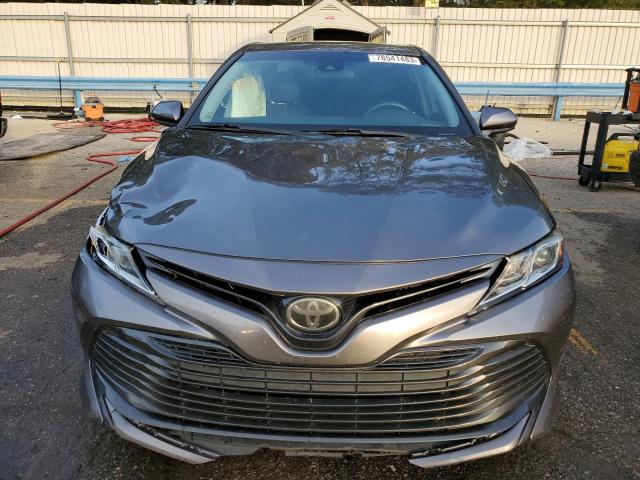 Photo 4 VIN: 4T1B11HK7JU586333 - TOYOTA CAMRY 