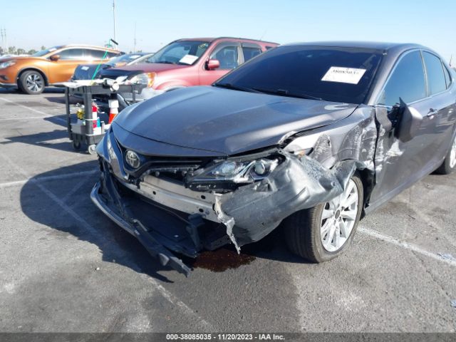 Photo 5 VIN: 4T1B11HK7JU592889 - TOYOTA CAMRY 