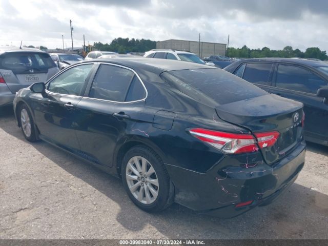 Photo 2 VIN: 4T1B11HK7JU597526 - TOYOTA CAMRY 