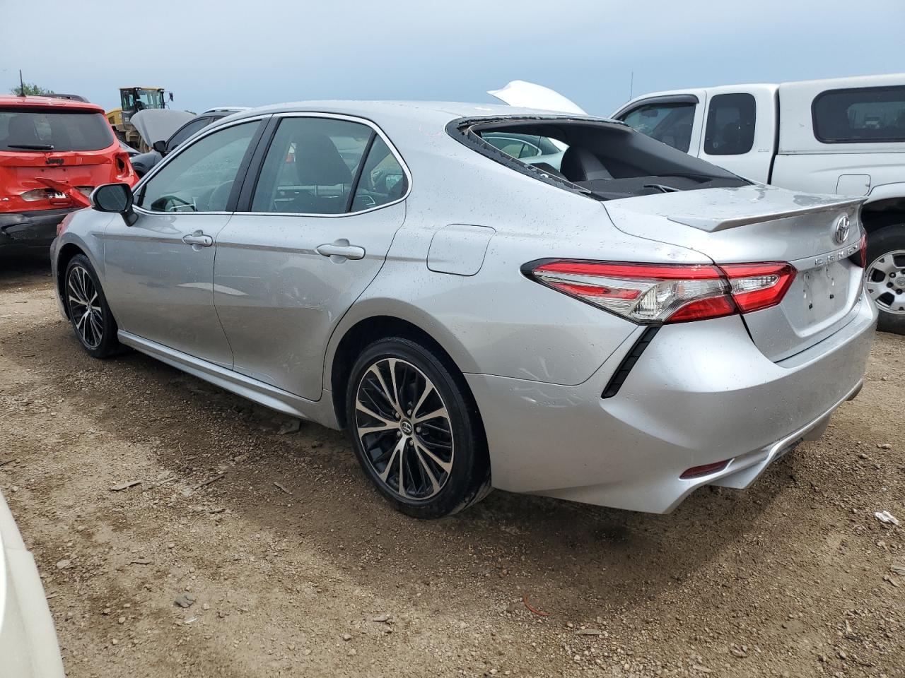 Photo 1 VIN: 4T1B11HK7JU609853 - TOYOTA CAMRY 