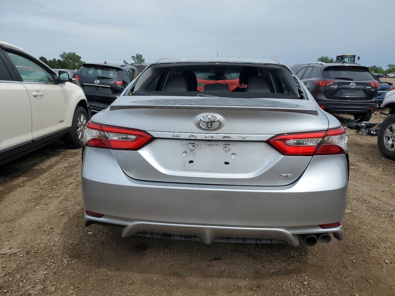 Photo 5 VIN: 4T1B11HK7JU609853 - TOYOTA CAMRY 