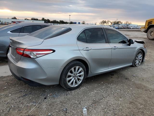 Photo 2 VIN: 4T1B11HK7JU609903 - TOYOTA CAMRY 