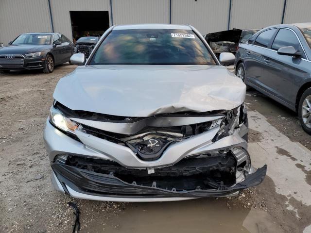 Photo 4 VIN: 4T1B11HK7JU609903 - TOYOTA CAMRY 