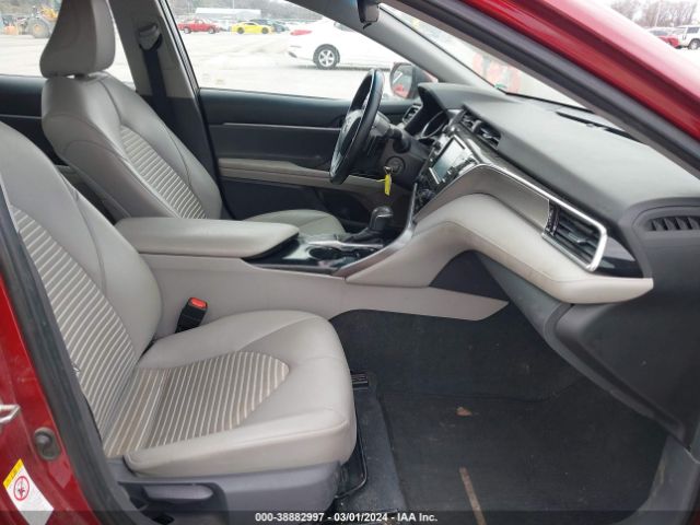 Photo 4 VIN: 4T1B11HK7JU618343 - TOYOTA CAMRY 