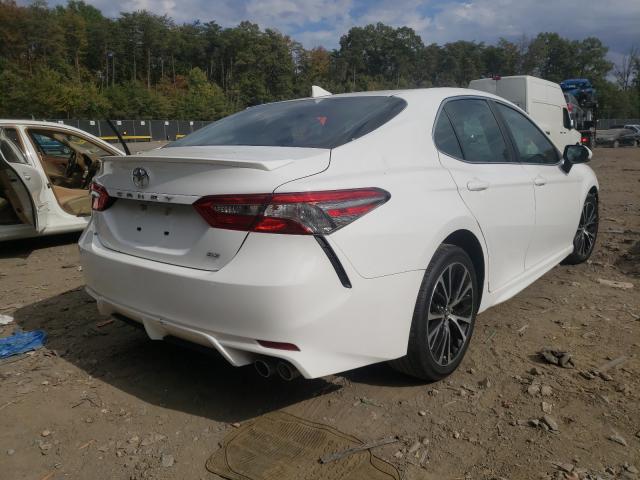 Photo 3 VIN: 4T1B11HK7JU637488 - TOYOTA CAMRY L 