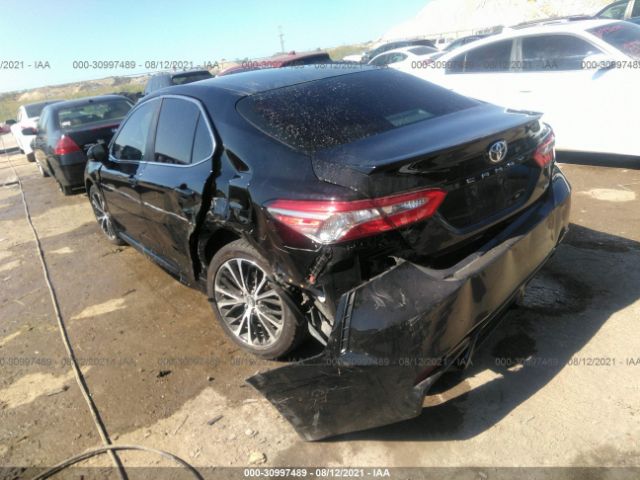 Photo 2 VIN: 4T1B11HK7JU662357 - TOYOTA CAMRY 