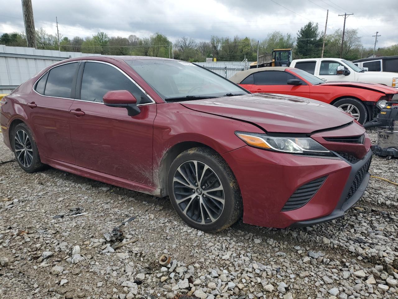 Photo 3 VIN: 4T1B11HK7JU663136 - TOYOTA CAMRY 