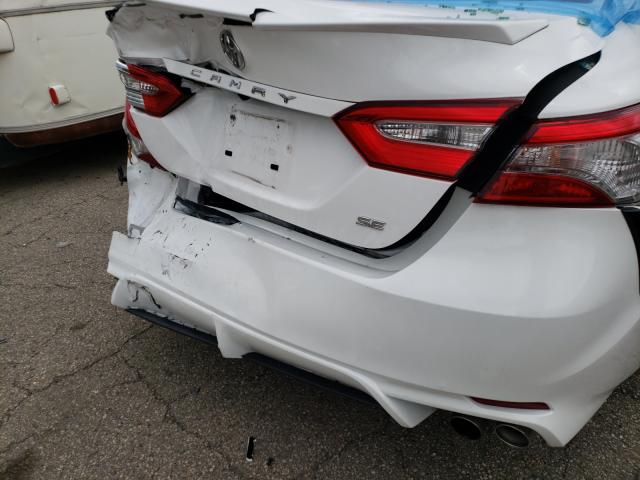 Photo 8 VIN: 4T1B11HK7JU667462 - TOYOTA CAMRY L 