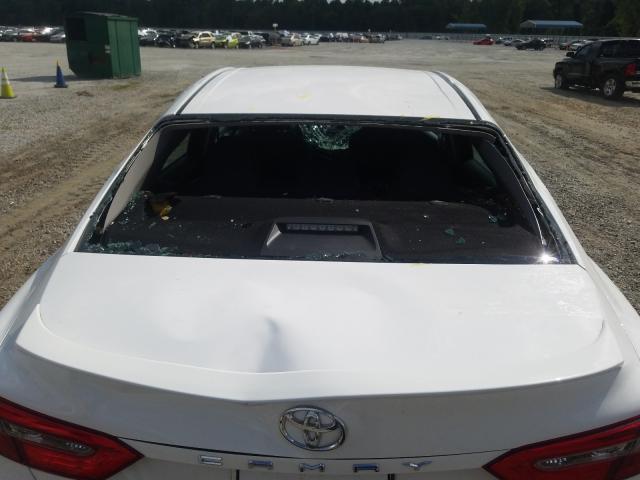 Photo 8 VIN: 4T1B11HK7JU669745 - TOYOTA CAMRY L 