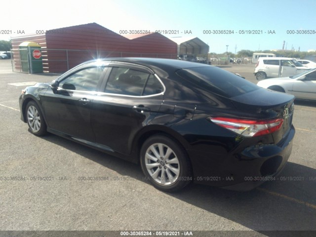 Photo 2 VIN: 4T1B11HK7JU674086 - TOYOTA CAMRY 