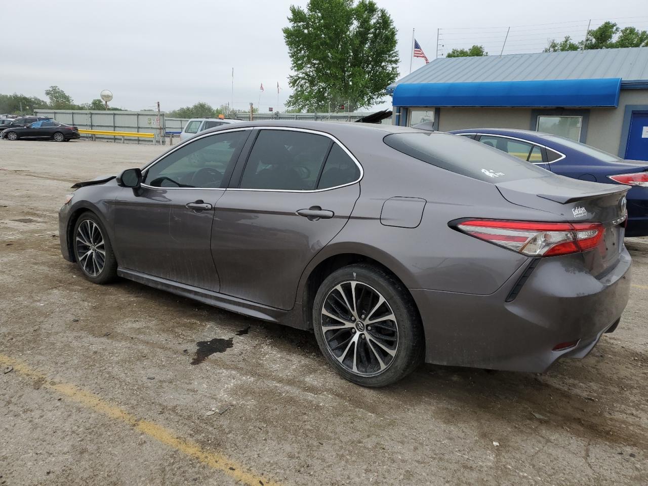 Photo 1 VIN: 4T1B11HK7KU189593 - TOYOTA CAMRY 