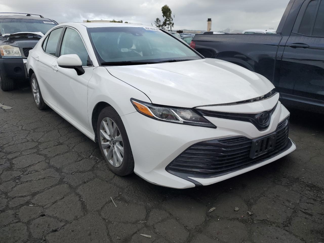 Photo 3 VIN: 4T1B11HK7KU227081 - TOYOTA CAMRY 