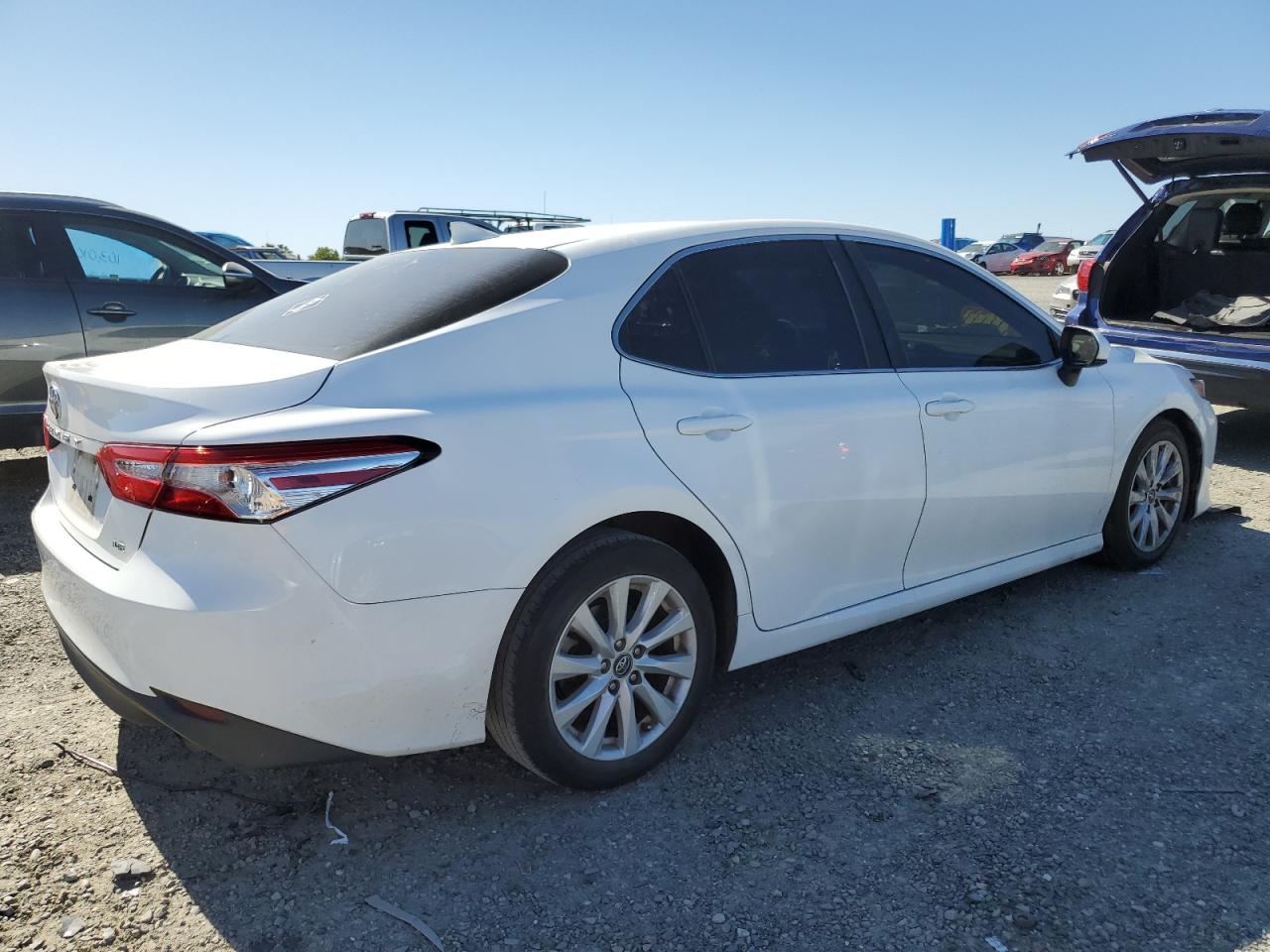 Photo 2 VIN: 4T1B11HK7KU243703 - TOYOTA CAMRY 