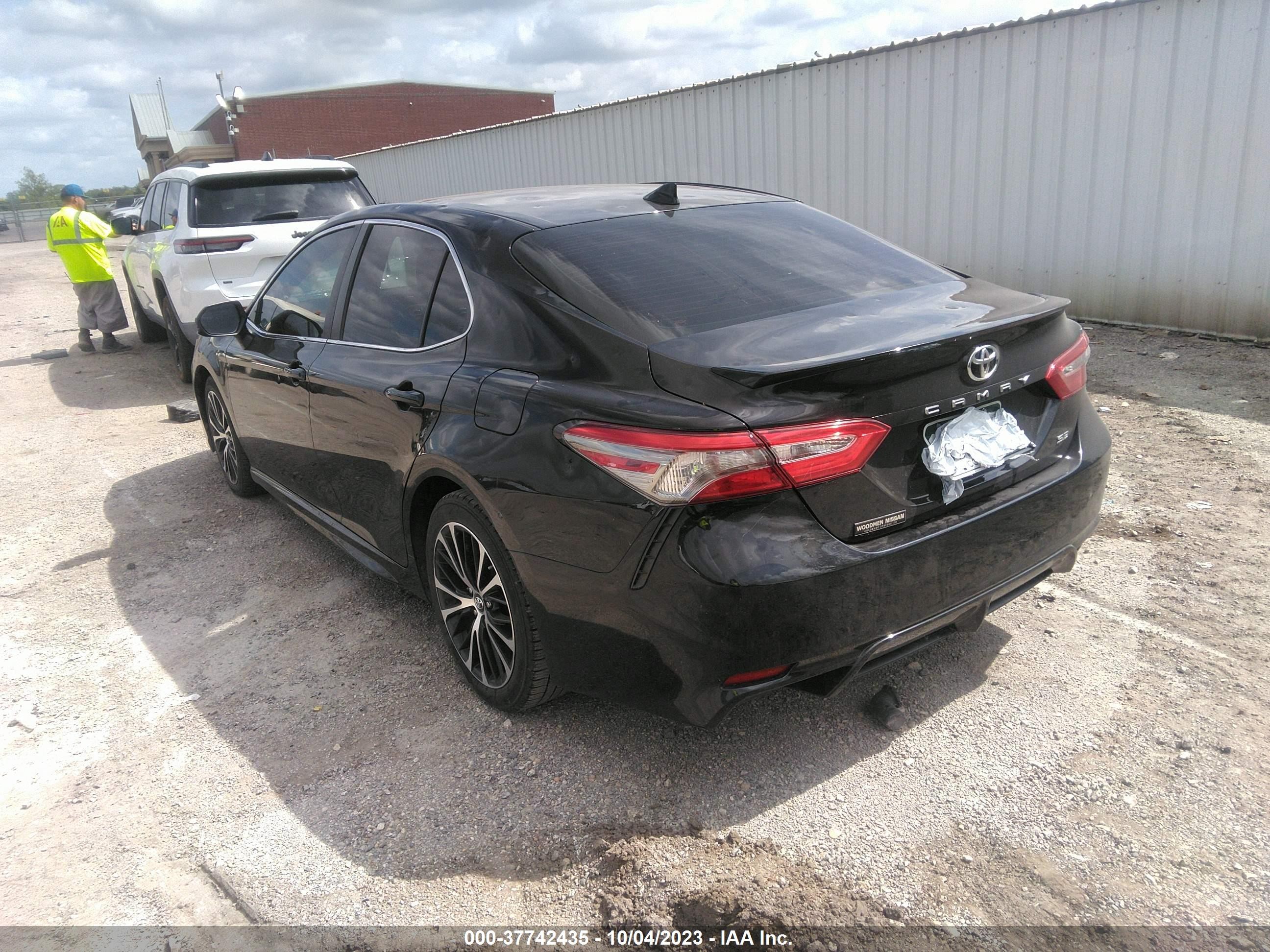 Photo 2 VIN: 4T1B11HK7KU247413 - TOYOTA CAMRY 