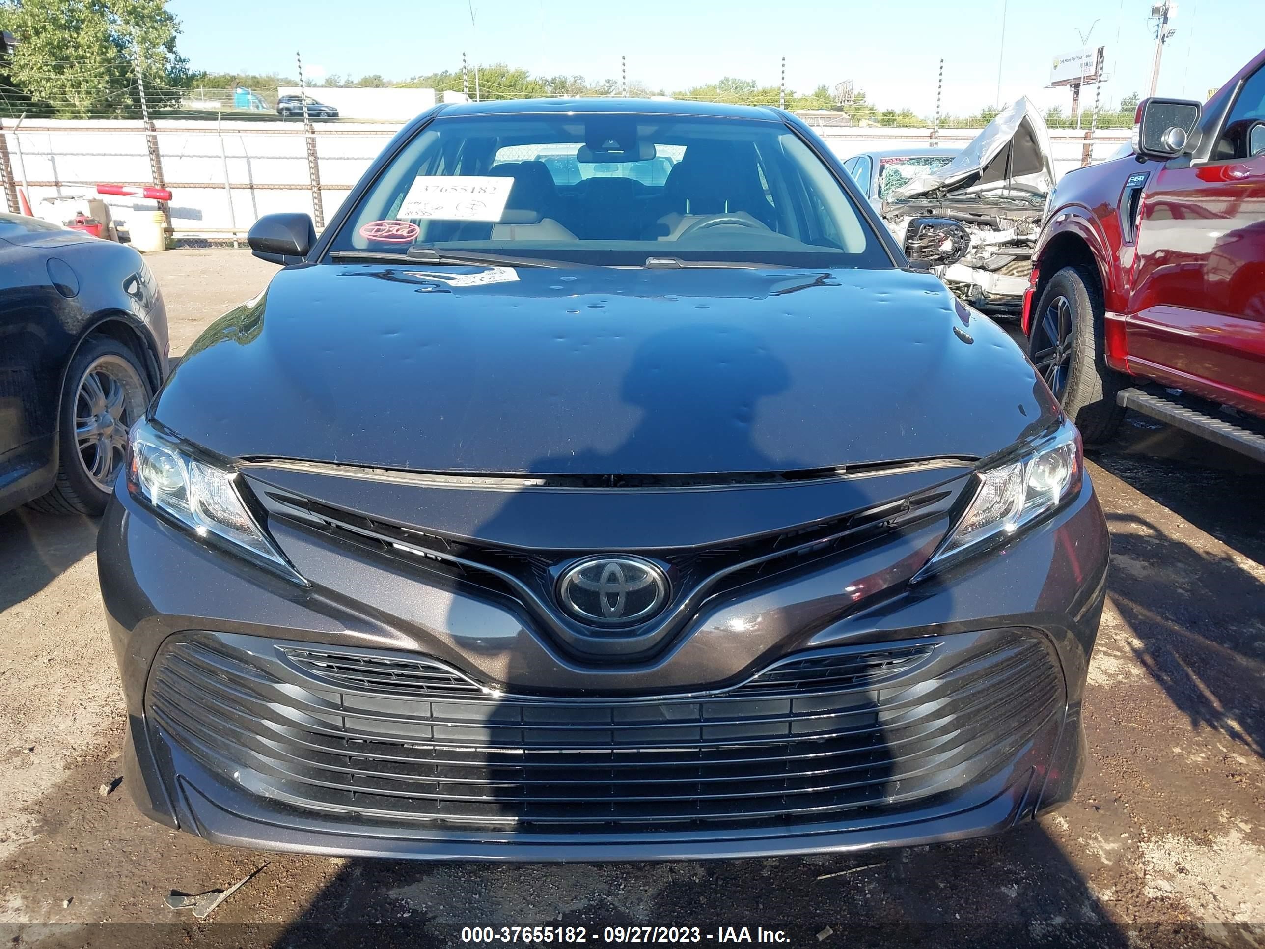 Photo 11 VIN: 4T1B11HK7KU689270 - TOYOTA CAMRY 