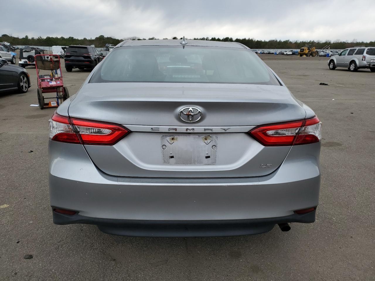 Photo 5 VIN: 4T1B11HK7KU764467 - TOYOTA CAMRY 