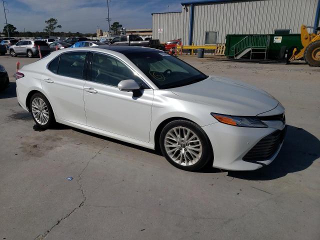 Photo 3 VIN: 4T1B11HK8JU003834 - TOYOTA CAMRY 