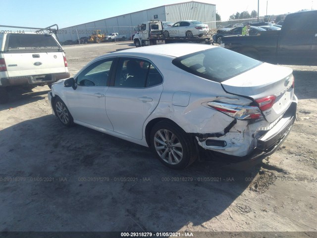 Photo 2 VIN: 4T1B11HK8JU007950 - TOYOTA CAMRY 