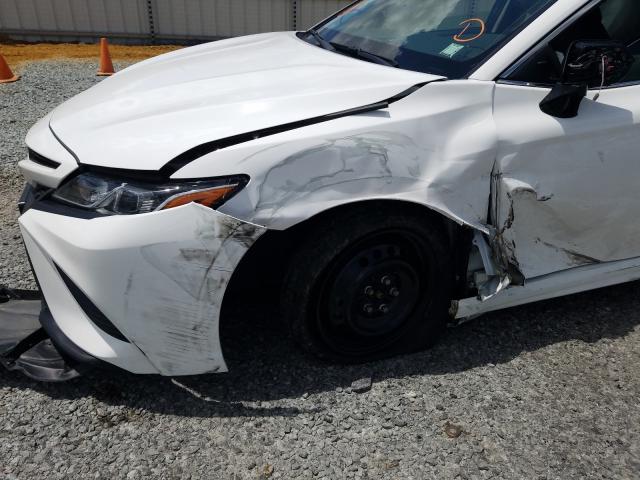 Photo 8 VIN: 4T1B11HK8JU011447 - TOYOTA CAMRY L 