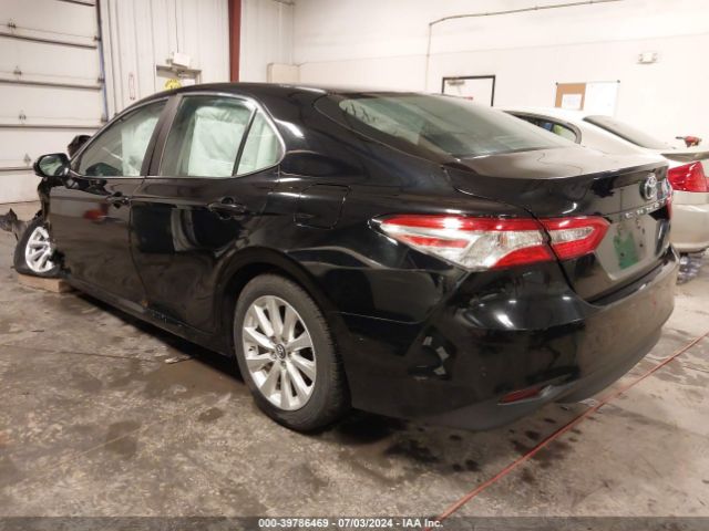 Photo 2 VIN: 4T1B11HK8JU012999 - TOYOTA CAMRY 