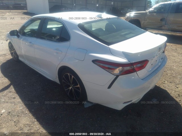 Photo 2 VIN: 4T1B11HK8JU024876 - TOYOTA CAMRY 