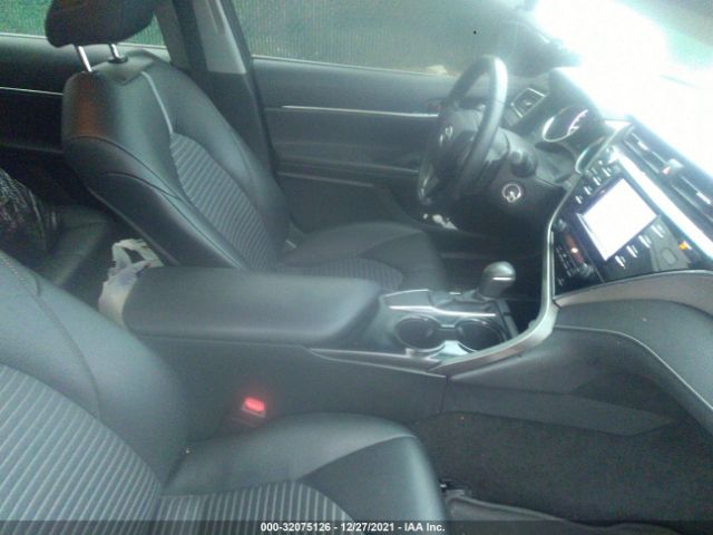 Photo 4 VIN: 4T1B11HK8JU027258 - TOYOTA CAMRY 