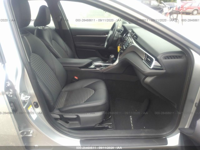 Photo 4 VIN: 4T1B11HK8JU028135 - TOYOTA CAMRY 