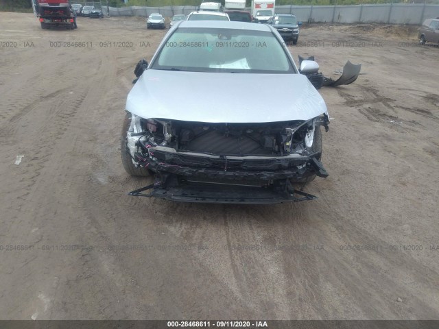 Photo 5 VIN: 4T1B11HK8JU028135 - TOYOTA CAMRY 