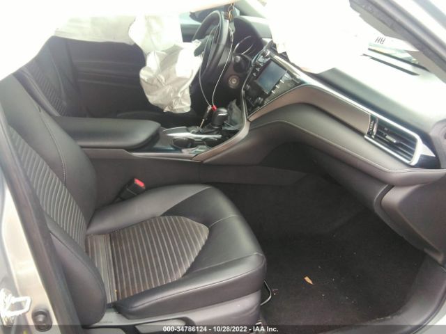 Photo 4 VIN: 4T1B11HK8JU028782 - TOYOTA CAMRY 