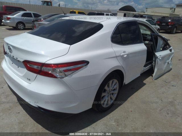 Photo 3 VIN: 4T1B11HK8JU041810 - TOYOTA CAMRY 