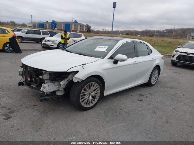 Photo 1 VIN: 4T1B11HK8JU049924 - TOYOTA CAMRY 