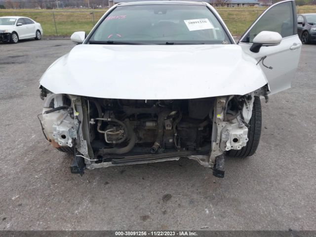 Photo 5 VIN: 4T1B11HK8JU049924 - TOYOTA CAMRY 