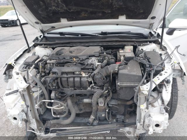 Photo 9 VIN: 4T1B11HK8JU049924 - TOYOTA CAMRY 