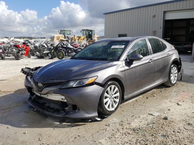 Photo 1 VIN: 4T1B11HK8JU050121 - TOYOTA CAMRY L 