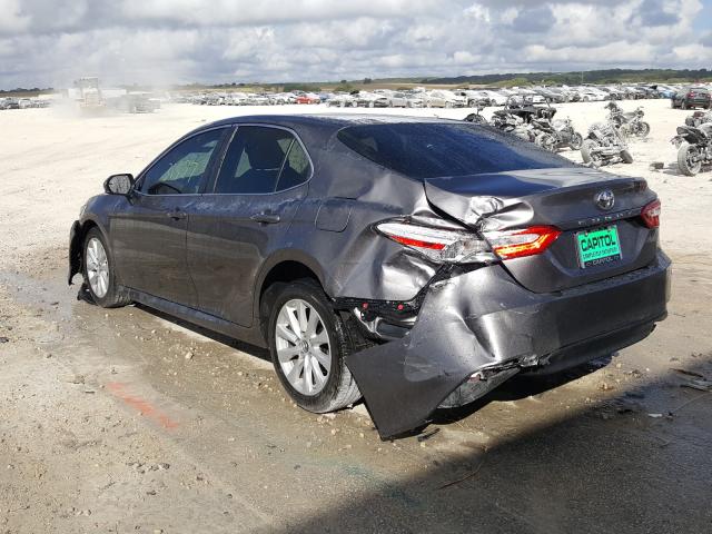 Photo 2 VIN: 4T1B11HK8JU050121 - TOYOTA CAMRY L 