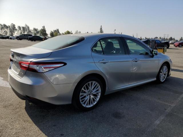 Photo 2 VIN: 4T1B11HK8JU052077 - TOYOTA CAMRY L 