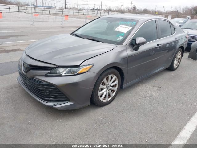 Photo 1 VIN: 4T1B11HK8JU063502 - TOYOTA CAMRY 