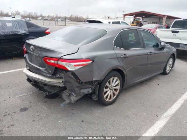 Photo 3 VIN: 4T1B11HK8JU063502 - TOYOTA CAMRY 