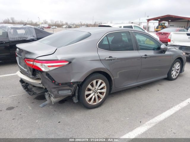 Photo 5 VIN: 4T1B11HK8JU063502 - TOYOTA CAMRY 