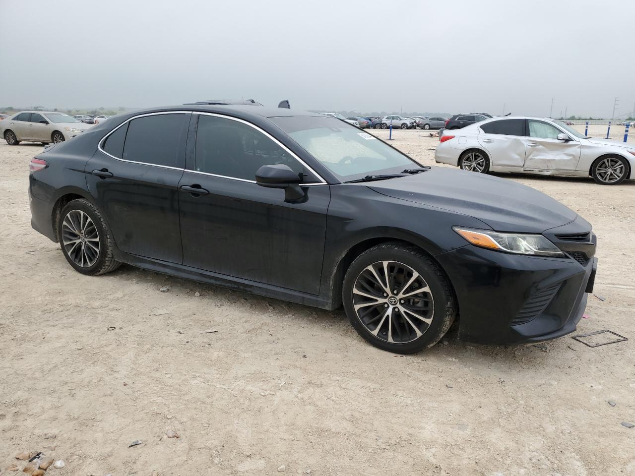 Photo 3 VIN: 4T1B11HK8JU071776 - TOYOTA CAMRY 