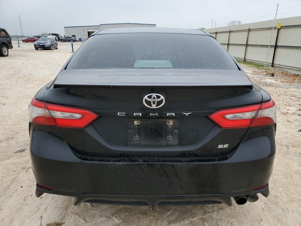 Photo 5 VIN: 4T1B11HK8JU071776 - TOYOTA CAMRY 