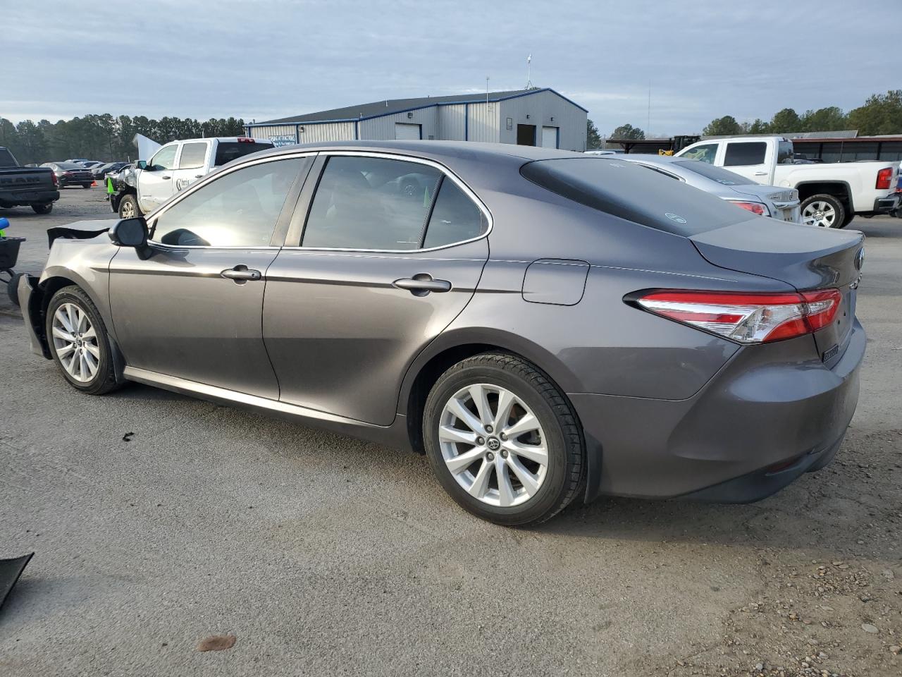 Photo 1 VIN: 4T1B11HK8JU072832 - TOYOTA CAMRY 