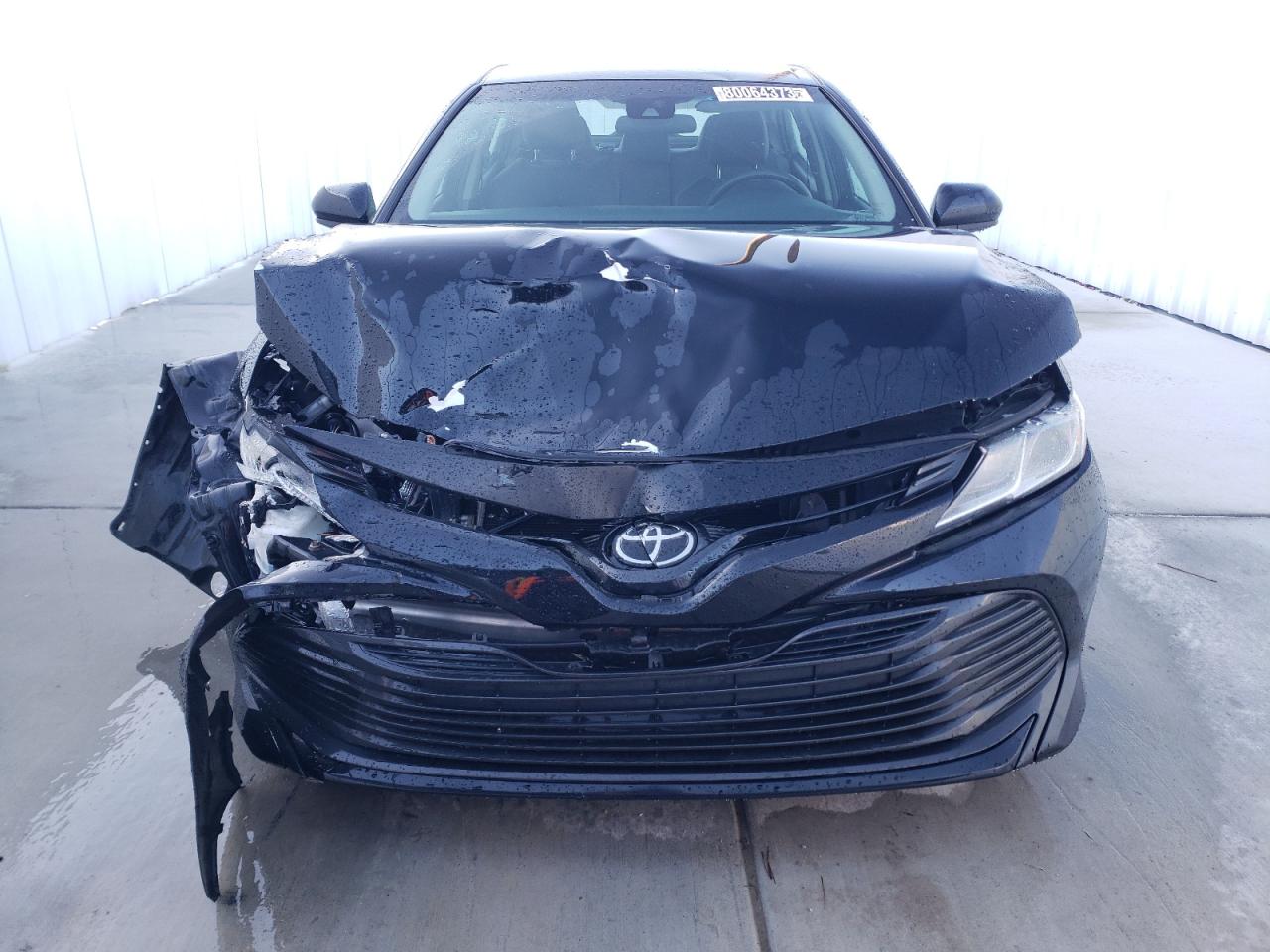 Photo 4 VIN: 4T1B11HK8JU079800 - TOYOTA CAMRY 