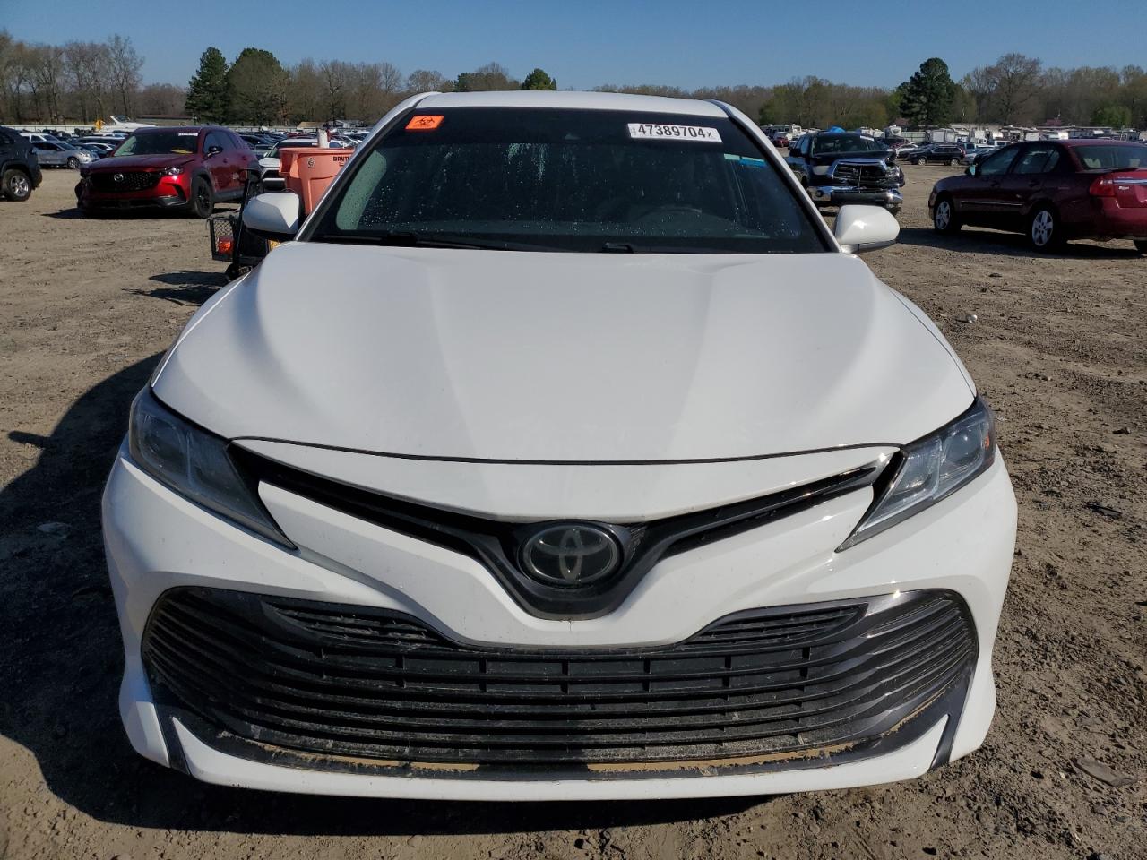 Photo 4 VIN: 4T1B11HK8JU103898 - TOYOTA CAMRY 